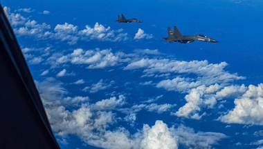 O dronă militară chineză, escortată de opt avioane militare, intră în zona apărării aeriene a Taiwanului