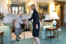 Premierul Liz Truss: Suntem o naţiune strălucitoare datorită reginei Elizabeth a II-a, a condus cu graţie şi demnitate. Acum coroana trece la Majestatea Sa Charles III