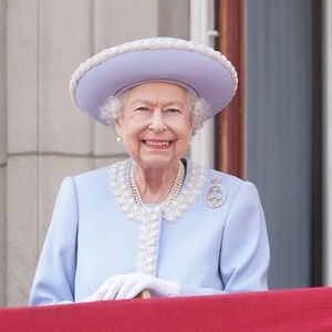 Regina Elizabeth a II-a era veselă în ultimele clipe ale vieţii, şi-a amintit de momentele din copilărie şi şi-a împărtăşit îngrijorarea cu privire la războiul din Ucraina, declară un cleric scoţian care a luat masa cu monarhul înainte de moartea sa