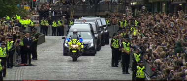 UPDATE. Sicriul reginei a ajuns la Palatul Holyroodhouse din Edinburgh