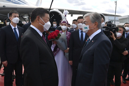 Xi Jinping soseşte în Kazahstan, în prima vizită în străinătate de la începutul pandemiei covid-19