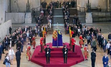 Elizabeth a II-a urmează să fie înhumată luni, la ora locală 19.30 (21.30, ora României), la Windsor