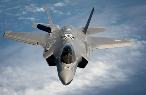Parlamentul elveţian şi-a dat joi aprobarea finală pentru cumpărarea a 36 de avioane de luptă F-35, pentru 5,5 miliarde de dolari