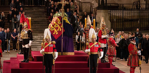 Prinţul George şi Prinţesa Charlotte vor participa la înmormântarea Reginei Elizabeth II/ Expunerea sicriului la Westminster Hall s-a încheiat/ Ultima persoană care a trecut pe la catafalc afirmă că se simte ”privilegiată”