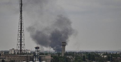 Mai multe explozii puternice au fost auzite în timpul nopţii la Harkov / Rachetele au lovit clădiri rezidenţiale / Echipele de intervenţie încearcă să salveze persoane blocate  