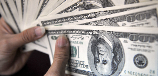 Ameninţările lui Putin fac dolarul, o valoare de refugiu, să crească la cel mai înalt nivel din ultimii 20 de ani. Aurul s-a apreciat cu 0,38%, la 1.671,20 de dolari uncia