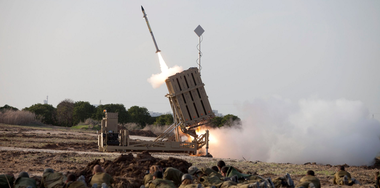 UPDATE - Haaretz: România pare să fie prima ţară europeană care cumpără sistemul de apărare Iron Dome de la Israel / Precizările MAPN
