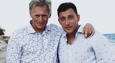 Fiul purtătorului de cuvânt al lui Putin, Nikolai Peskov, victima unei farse la telefon a unui susţinător al lui Navalnîi pe YouTube, refuză să se înroleze după ce Putin anunţă o mobilizare în Războiul rus din Ucraina