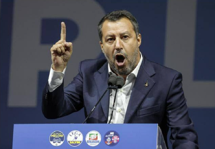 Salvini îi cere lui von der Leyen să prezinte scuze sau să demisioneze, după ce şefa CE invocă la Princeton instrumente de sancţiune ale unor eventuale încălcări în cazul unei victorii a extremei drepte în alegerile legislative de duminică