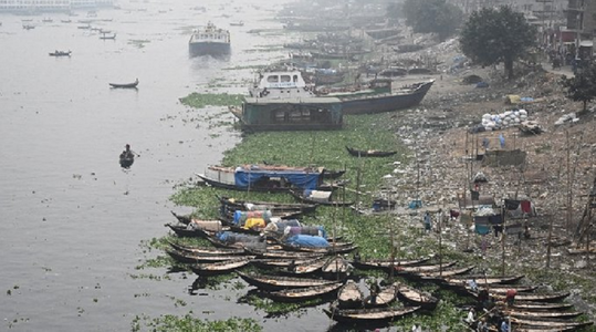 Cel puţin 23 de morţi şi 25 de persoane date dispărute în Bangladesh, într-un naufragiu al unei ambarcaţiuni cu pelerini hinduşi