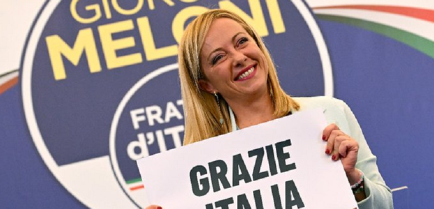 Giorgia Meloni revendică şefia primului Guvern de extremă dreapta din Italia postbelică. Coaliţia de dreapta-extremă dreapta obţine 44% din voturile exprimate, arată rezultate aproape definitive