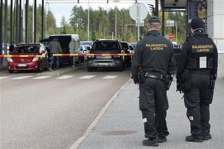 Un număr record de ruşi au intrat în Finlanda pe la frontiera terestră în weekend, declară şeful poliţiei de frontieră - VIDEO 