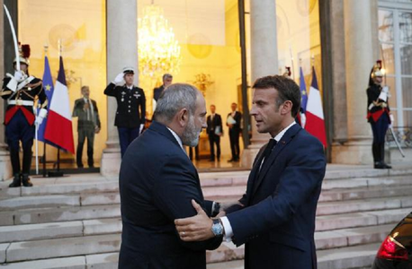 Macron îndeamnă Armenia şi Azerbaidjanul la negocieri de pace ”fără întârziere”. Paşinian vrea ca un acord bilateral din 1991 să devină baza negocierilor