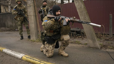 Preşedinţia ucraineană anunţă o continuare a contra-ofensivei după ”referendumurile” de anexare, cere o creştere a livrărilor de armament şi scoaterea tuturor băncilor ruseşti din Swift
