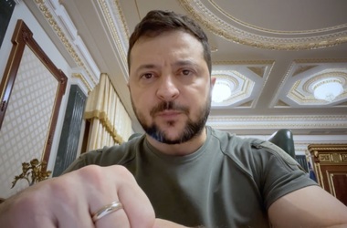 Volodimir Zelenski: "Ucraina nu poate şi nu va suporta încercările Rusiei de a pune mâna pe orice parte a pământului nostru. Repet, pentru cei care înţeleg doar rusă: Dacă vrei să trăieşti, fugi"
