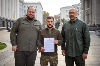 UPDATE-Ucraina depune o cerere de ”aderare accelerată la NATO”, anunţă Zelenski, după ce Putin anexează patru regiuni ucrainene, şi anunţă că nu va negocia cu Rusia cât timp este Putin preşedinte. ”Vom negocia cu noul preşedinte”