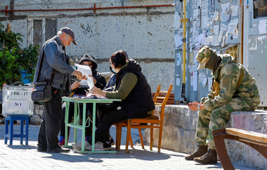 Torturată pentru că a refuzat să predea în limba rusă. O directoare din zonele anexate de Rusia  a fost reţinută timp de 19 zile după ce a refuzat să înfiinţeze o şcoală rusă: Mi-au pus un pistol la gât şi mi-au rupt diploma de profesor în faţa mea