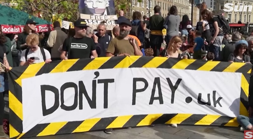 Mii de britanici au protestat în stradă faţă de inflaţie: "Susţineţi grevele", "Îngheţaţi preţurile, nu oamenii" sau "Impozite pentru bogaţi" au strigat ei în centrul Londrei - VIDEO