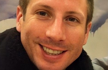 Parchetul antiterorist francez cere, în apel, condamnarea la 15 ani de închisoare şi reîncadrarea faptei lui Nourredine Allam, judecat cu privire la vinderea Kalaşnikovului cu care Karim Cheurfi l-a ucis pe Xavier Jugelé pe Champs-Élysées