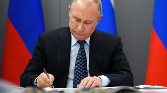 Putin promulgă anexarea a patru regiuni ucrainene, îi numeşte prin decret pe liderii pe care i-a instalat şi finalizează anexarea