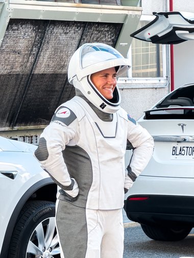 Racheta companiei americane SpaceX transportă pentru prima dată o cosmonaută rusă pe Staţia Spaţială Internaţională