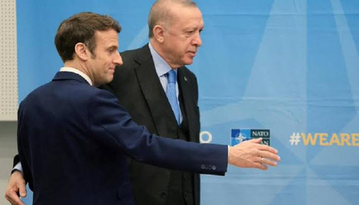 Erdogan despre relaţia cu Macron: Soţiile noastre se înţeleg bine, nu şi noi