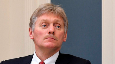 Incendiu pe podul Kerci  - Purtătorul de cuvânt al Kremlinului: Preşedintele Putin a dispus crearea unei comisii guvernamentale în urma ”unui incident pe podul Crimeei” / Ministrul Transporturilor ăi cel pentru Situaţii de urgenţă merg la locul incendiuui