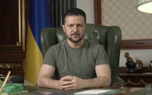 Zelenski, în ziua exploziei de pe podul Kerci, din Crimeea: Astăzi a fost o zi bună şi preponderent însorită pe teritoriul statului nostru. Din păcate, în Crimeea a fost înnorat. Dar indiferent câţi nori sunt, ucrainenii ştiu ce să facă - VIDEO