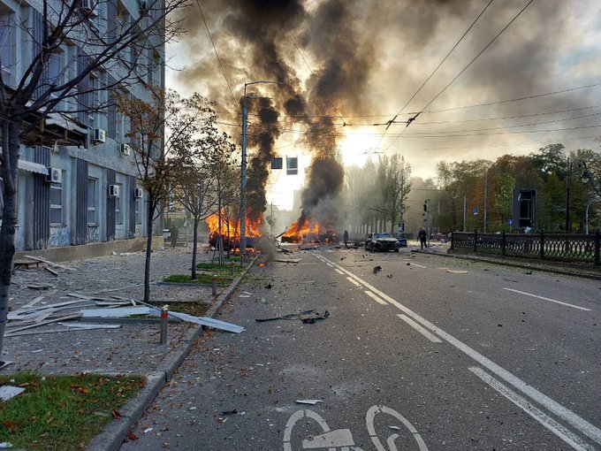 UPDATE - Explozii în centrul Kievului şi în alte oraşe din Ucraina / Reacţia preşedintelui Zelenski / Rusia a tras 75 de rachete, acuză armata ucraineană, care spune că a interceptat 41. Cel puţin cinci morţi şi 12 răniţi la Kiev - FOTO, VIDEO