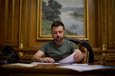 Zelenski a vorbit la telefon cu preşedintele SUA, Joe Biden: Loviturile de astăzi sunt un semn de slăbiciune a armatei ruse, care pierde pe câmpul de luptă. Nu vom ceda şantajului / Cei doi lideri au discutat despre importanţa apărării antiaeriene 