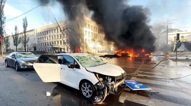 Statul Major General al Forţelor Armate ale Ucrainei: Ruşii au lansat luni peste 84 de raiduri aeriene, cu rachete de croazieră, balistice, rachete ghidate / Forţele de apărare ale Ucrainei au respins atacurile inamicului în cinci localităţi - VIDEO
