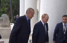 Putin urmează să se întâlnească cu Erdogan joi, la Astana, şi este ”posibil” să discute despre o propunere turcă a unor negocieri între Rusia şi Occident pe tema unei păci în Ucraina, anunţă Kremlinul