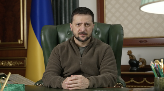 Zelenski: Lucrările de restaurare se desfăşoară destul de rapid şi eficient în toată Ucraina / Preşedintele afirmă că au fost lansate 28 de rachete de către Rusia, 20 fiind doborâte - VIDEO