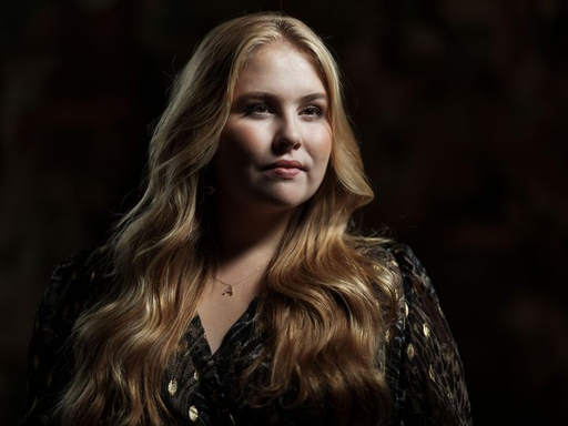 Prinţesa moştenitoare olandeză Catharina-Amalia se mută din căminele studenţeşti înapoi la palatul regal din cauza ameninţărilor la adresa securităţii sale, anunţă familia regală