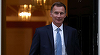 Noul ministru britanic al Finanţelor Jeremy Hunt anulează ”aproape toate” măsurile fiscale anunţate de Guvernul Truss în urmă cu trei săptămâni. Plafonarea facturilor la energie a gospodăriilor rămâne în vigoare numai până în aprilie, ci nu timp de doi an