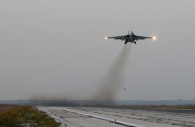 UPDATE: Un avion militar rusesc s-a prăbuşit în Krasnodar, anunţă presa rusă. Cauza ar fi o explozie la motor. Mai multe clădiri incendiate - VIDEO - 