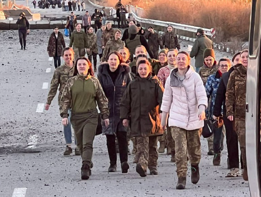 Rusia a schimbat 108 femei ucrainene deţinute ca prizoniere de război cu 110 prizoniere ruseşti deţinute de Ucraina. Zelenski: Nu uităm de niciunul dintre oamenii noştri