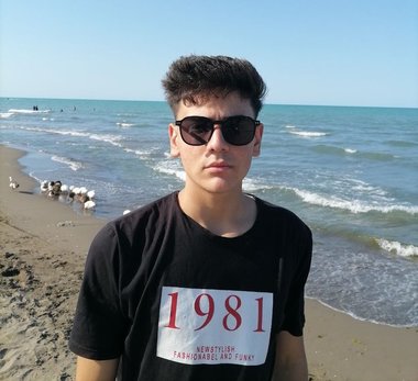 Un elev protestatar a murit în Iran după ce ar fi fost împuşcat de la mică distanţă