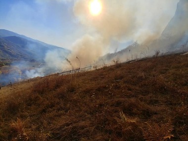 Incendiile de pădure sufocă nord-vestul SUA/ Locuitorii poartă măşti