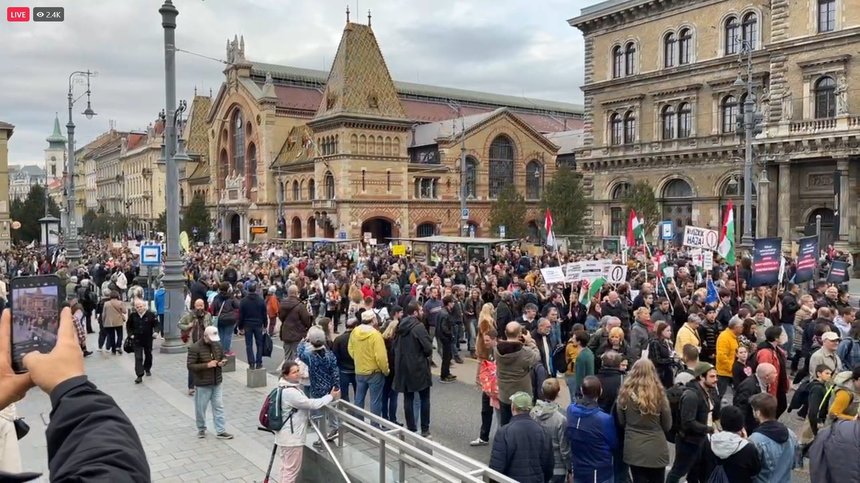 Ungaria: Mii de oameni au protestat duminică faţă de Guvern