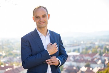 Slovenia: Anze Logar şi Natasa Pirc Musar se vor înfrunta în turul doi al alegerilor prezidenţiale, conform rezultatelor parţiale ale scrutinului de duminică
