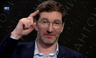Prezentatorul RT Anton Krasovski, demis din funcţie după ce îndeamnă la arderea sau înecarea copiilor ucraineni 