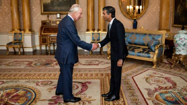 Rishi Sunak devine al 57-lea premier britanic, după ce Charles al III-lea îl însărcinează să formeze un nou Guvern