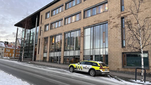 Contraspionajul norvegian PST anunţă arestarea unui presupus spion rus, care s-a dat drept un cercetător brazilian şi lucra la Universitatea Tromsø în domeniul politicilor în Marele Nord şi ameninţărilor hibride