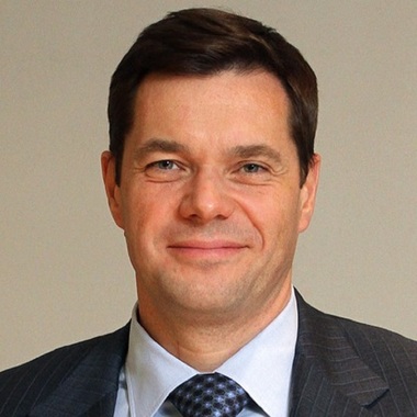 Africa de Sud va permite andocarea unui iaht în valoare de peste 520 de milioane de dolari care-i aparţine miliardarului rus Alexei Mordashov, vizat de sancţiunile occidentale / Nu este clar dacă el se află la bord
