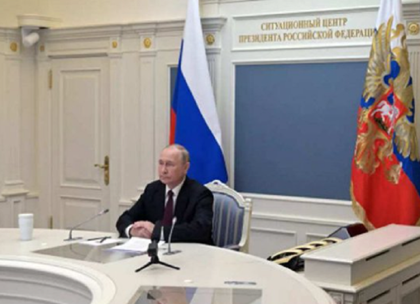 Putin asistă la un antrenament al forţelor ruse de disuasiune nucleară. Avioane de tip Tu-85 iau parte la exerciţii. O rachetă balistică lansată către Kamceatka, iar alta de la Marea Barents către Antarctica. ”Toate rachetele şi-au atins ţintele”, anunţă Kremlinul