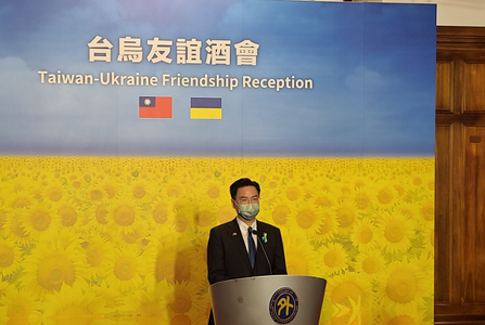 Ucraina este ”un model pentru Taiwan”, declară ministrul taiwanez de Externe Joseph Wu la primirea la Taipei a unor parlamentari ucraineni şi lituanieni. Taipeiul urmează să doneze Ucrainei 56 de milioane de dolari pentru reconstruirea unor şcoli şi spita