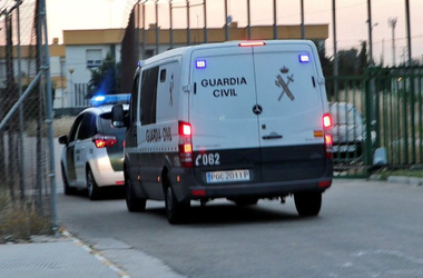 Un bărbat, aparent cu ”probleme psihologice”, ucide un agricultor şi un poliţist cu o puşcă cu lunetă şi răneşte trei persoane, după care este ucis prin împuşcare de un agent de poliţie, la Argamasilla de Calatrava, un sat din regiunea spaniolă Castilia-La Mancha