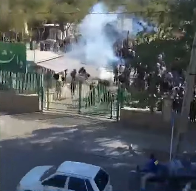 Iran - Forţele de securitate au tras în manifestanţi după un omagiu pentru Mahsa Amini - VIDEO