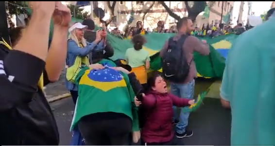 Proteste în Brazilia: Susţinătorii lui Bolsonaro îşi continuă protestele şi cer armatei să îl menţină la putere pe preşedinte